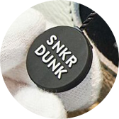 トップス VERDY x GUESS JEANS Vick Tee \"Black\" VERDY x GUESS JEANS GIFT SHOP with FRIENDS Vick Tee 