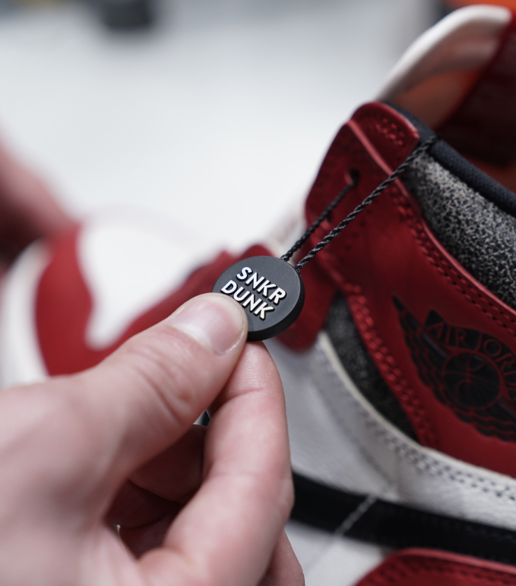 鑑定済バッジを取り付け、お客様へお届け