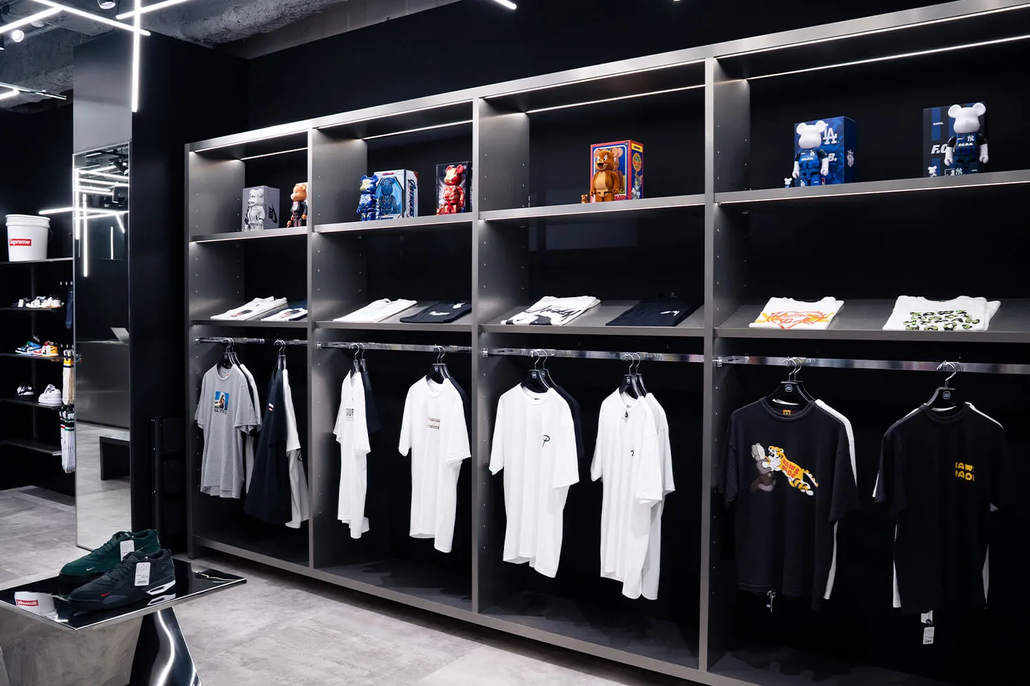 スニーカーダンクFLAGSHIP STORE 店内写真4