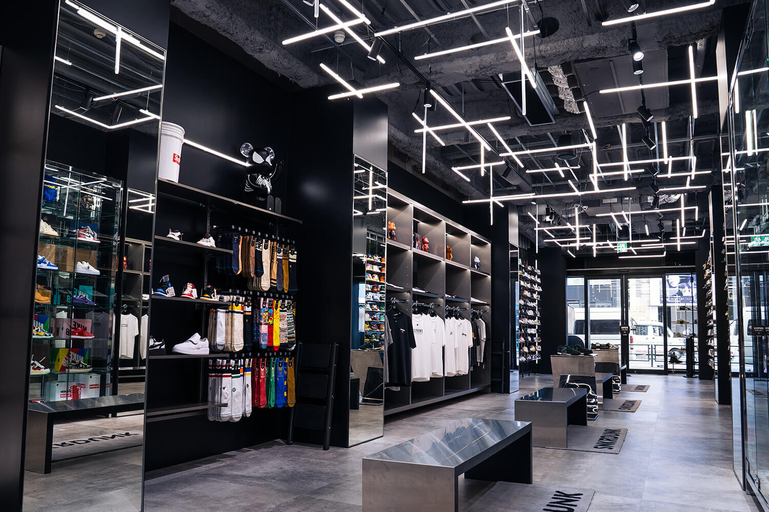 スニーカーダンクFLAGSHIP STORE 店内写真5