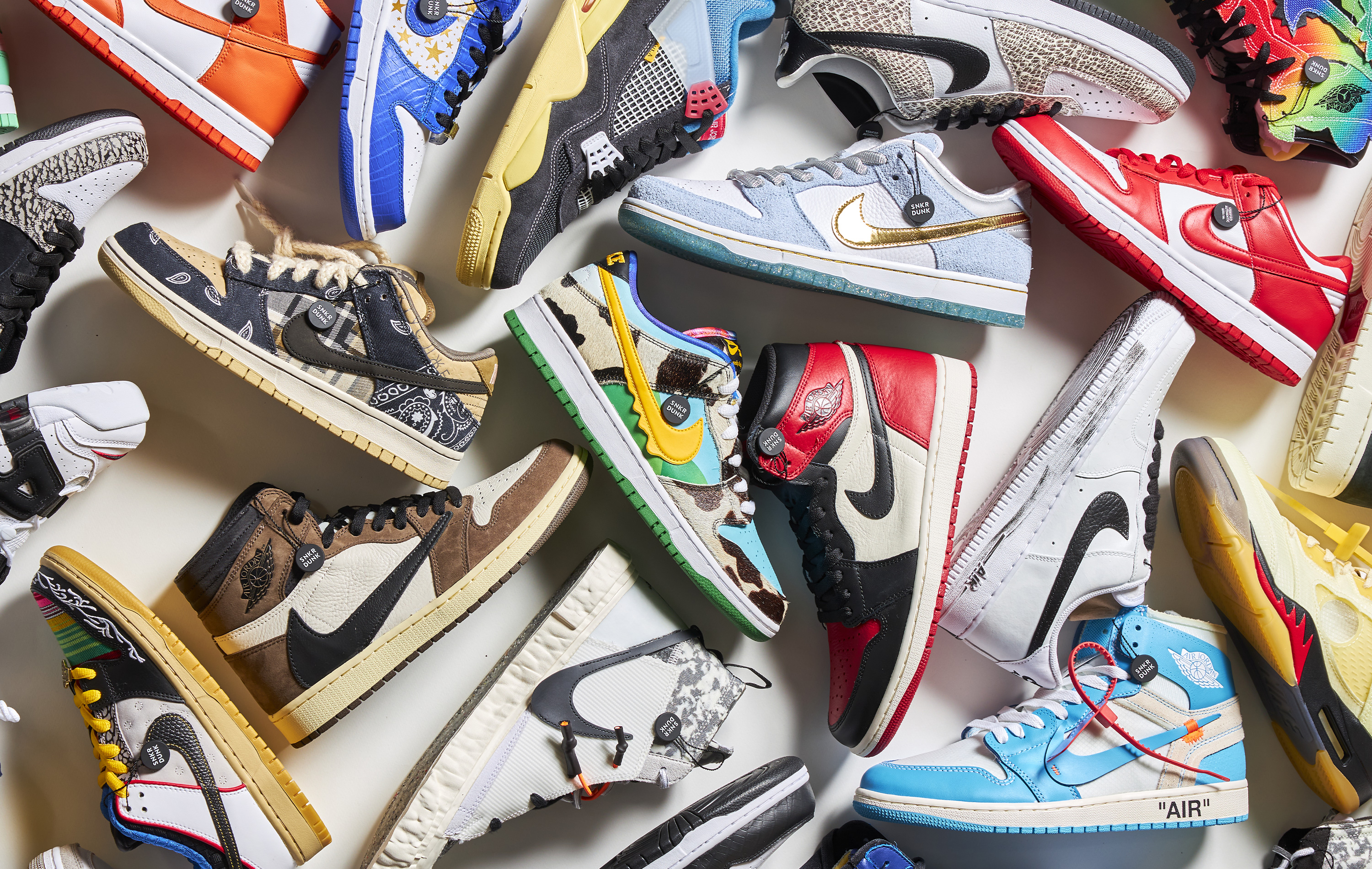 ハイプスニーカー定価販売