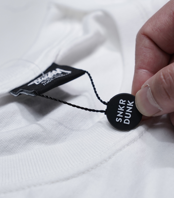 鑑定済シール(バッジ)を取り付け、お客様へお届け