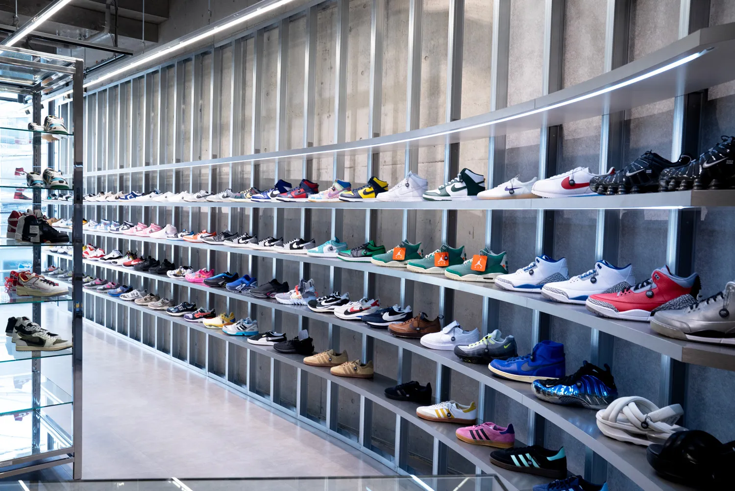 スニダン原宿店 店内写真3