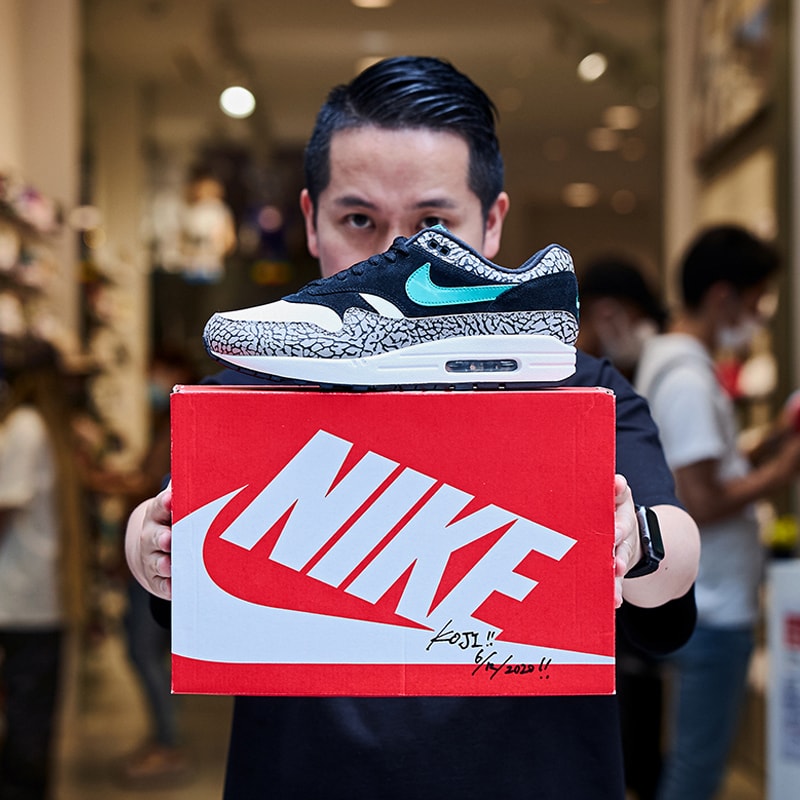 小島さん直筆サイン入りスニーカーを1名様にプレゼント！